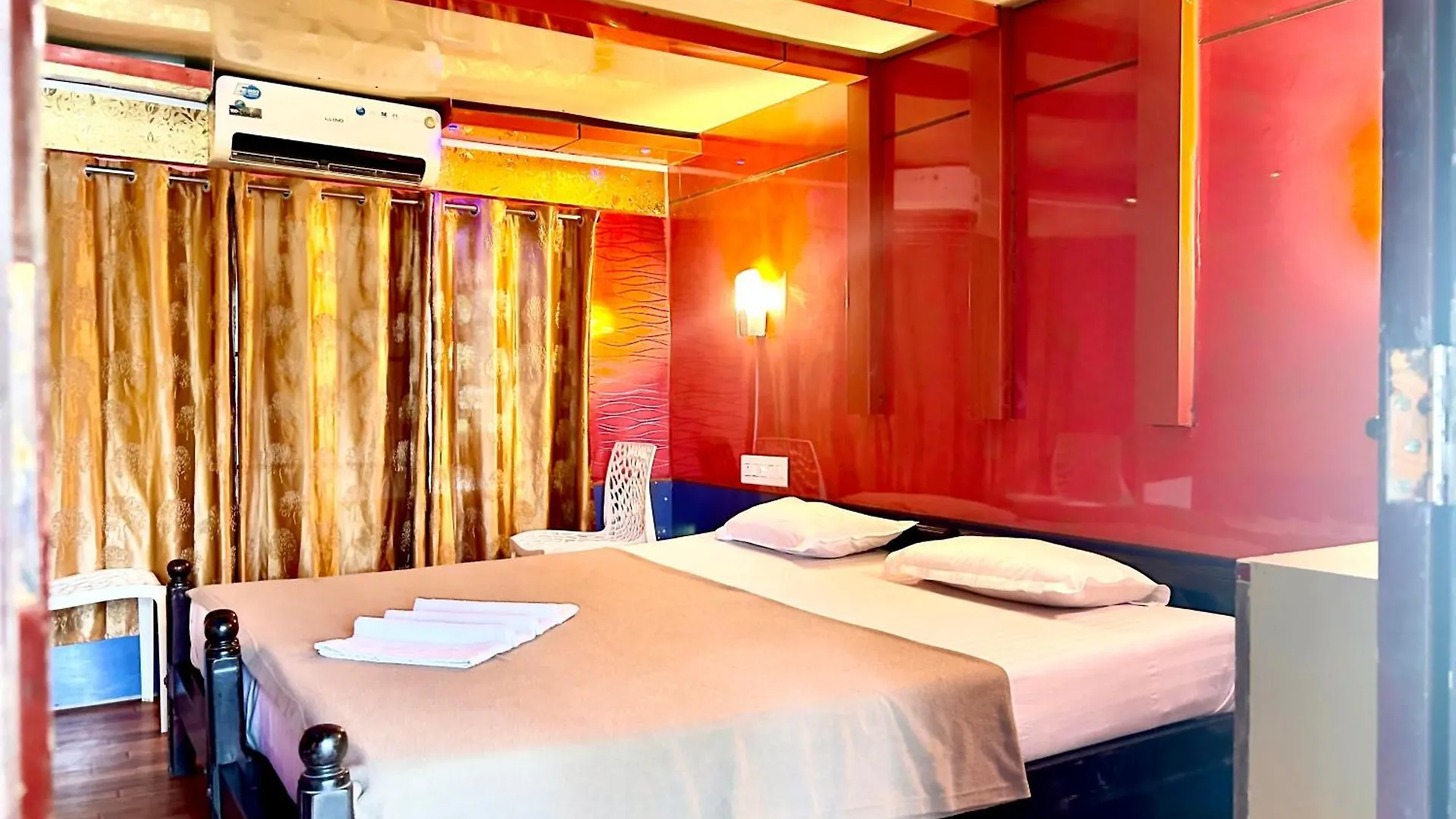 Botel Harmony Houseboats Hotel Alappuzha