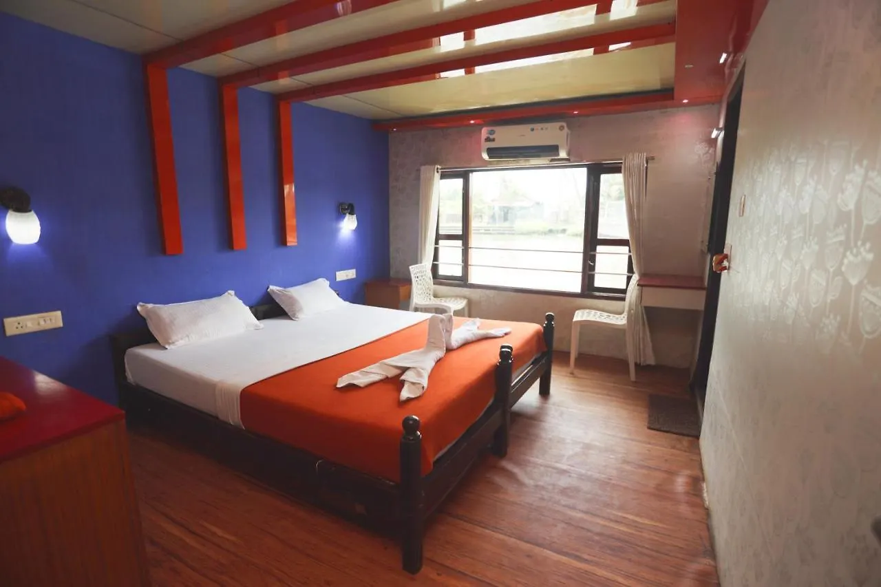 Hotel Harmony Houseboats à Alappuzha Bateau-hôtel