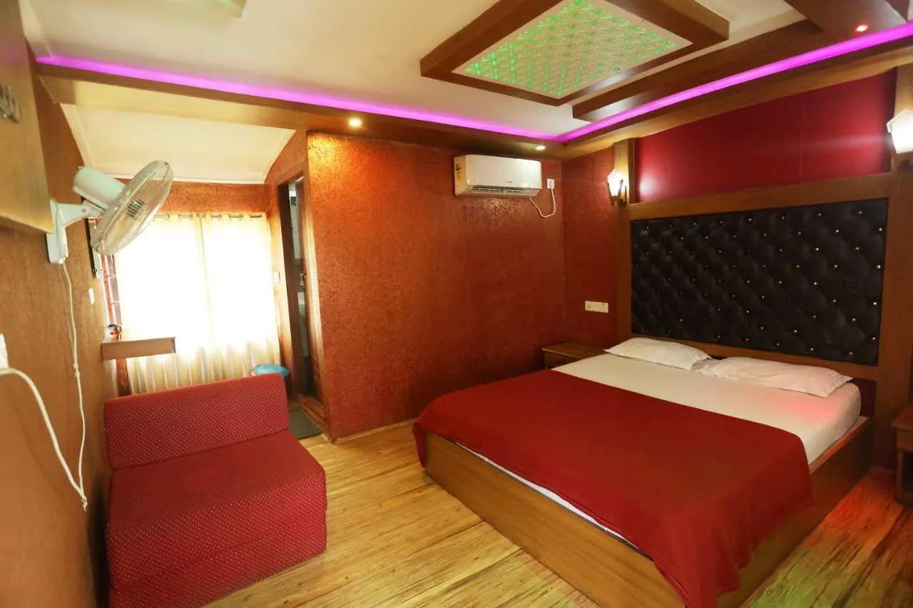 Hotel Harmony Houseboats à Alappuzha Bateau-hôtel