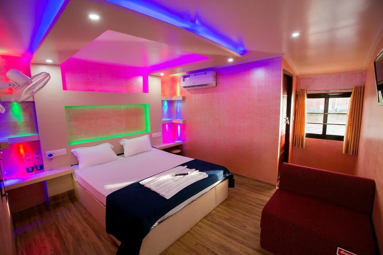 Harmony Houseboats Hotel Alappuzha